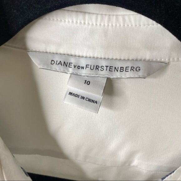 Diane Von Furstenburg Button Down Pattern Geometric Logo‎ - Picture 4 of 7